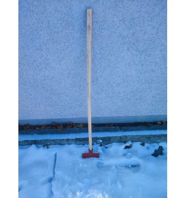 Skuwacz do lodu oprawiony